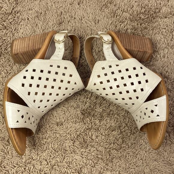 Born Women Off White Havana Perforated Design Leather Blocked Heel Sandals Sz 8 - Picture 4 of 9